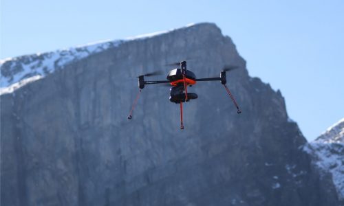 Sử dụng drone trong việc vận hành, bảo dưỡng hệ thống năng lượng mặt trời